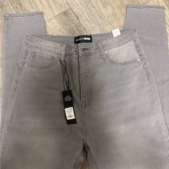 Fashion Nova Denim - Fashion Nova Women's Skinny Jeans - Gray